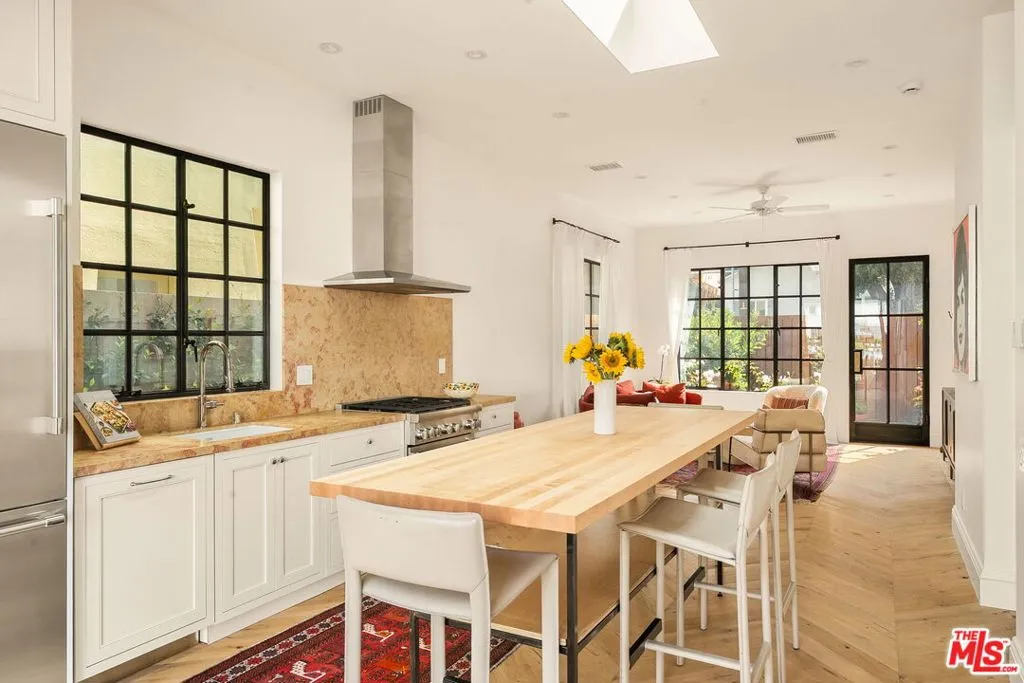 207 Entrada Drive, Santa Monica, California 90402 home-pic-10